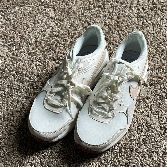 Nike air max sc shoes. NEVER WORN - Picture 6 of 9